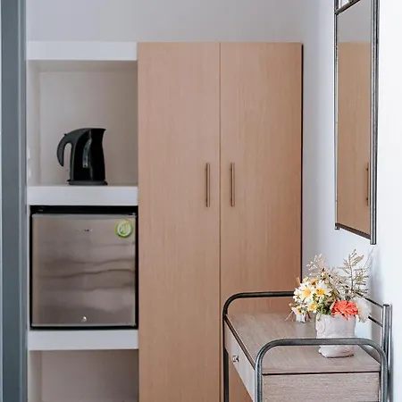 Marousi 4* Perissa (Santorini)