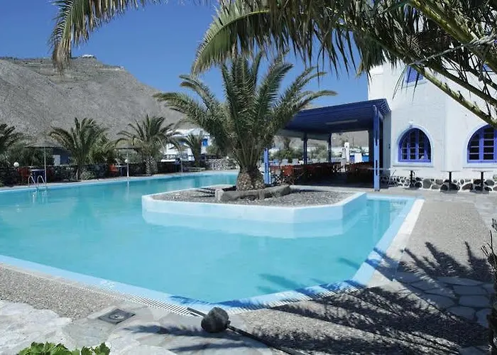 Marousi Apartahotel Perissa (Santorini)