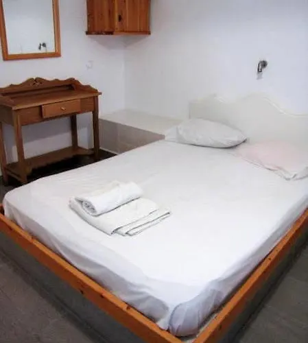 Marousi 4* Perissa (Santorini)