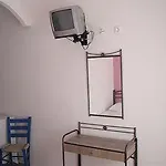 Marousi Περίσσα
