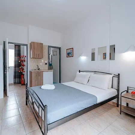 Marousi Perissa (Santorini)