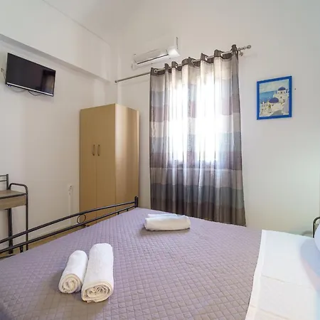 Marousi Aparthotel Perissa (Santorini)