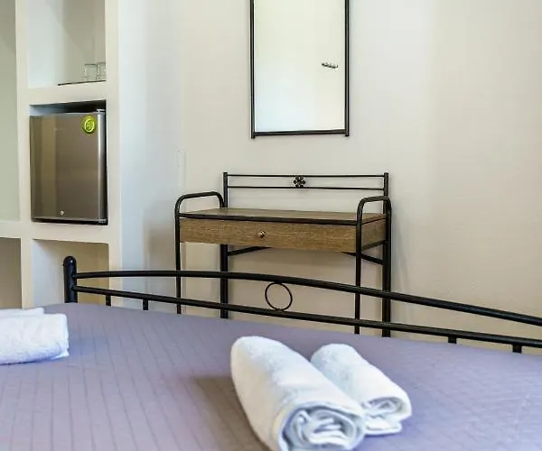 Marousi 4* Perissa (Santorini)