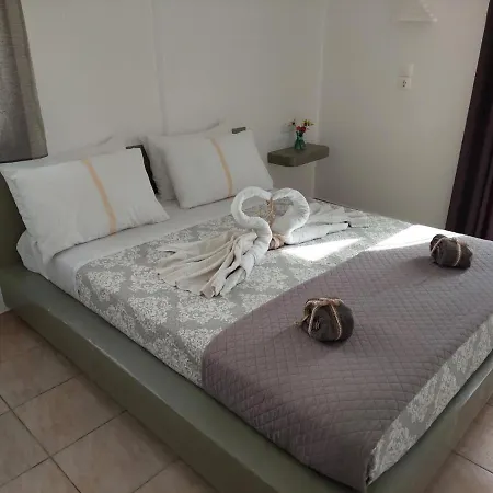 Marousi 4* Perissa (Santorini)