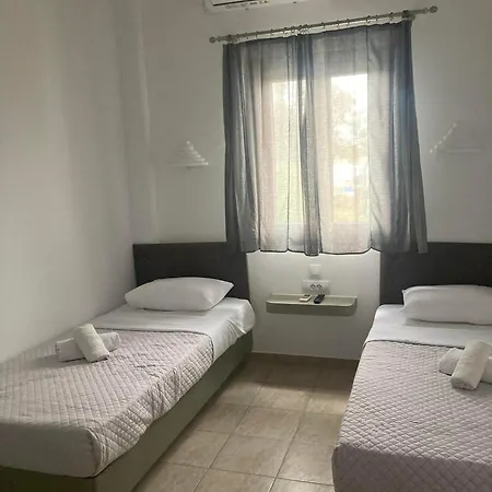 Marousi Perissa (Santorini)