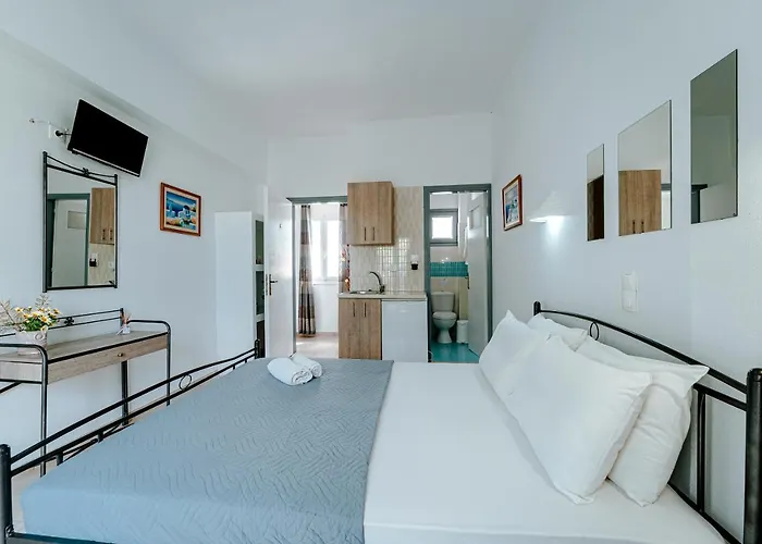 Apartmanhotel Marousi Perísza